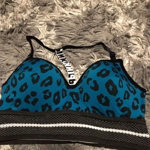 VS pink sports bra